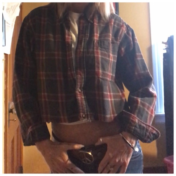 Tomboy Cropped Flannel Shirt - Picture 5 of 6